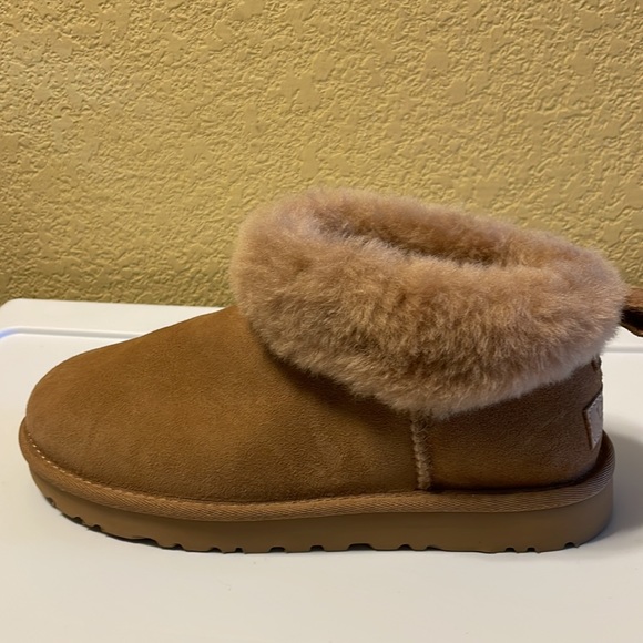 Classic Ugg Ultra Mini Fluff Boots - Picture 2 of 5